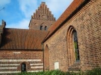 Gentofte Kirke fra kirkegården