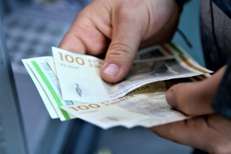 Svindlere manipulerer i højere grad borgere til at overføre penge